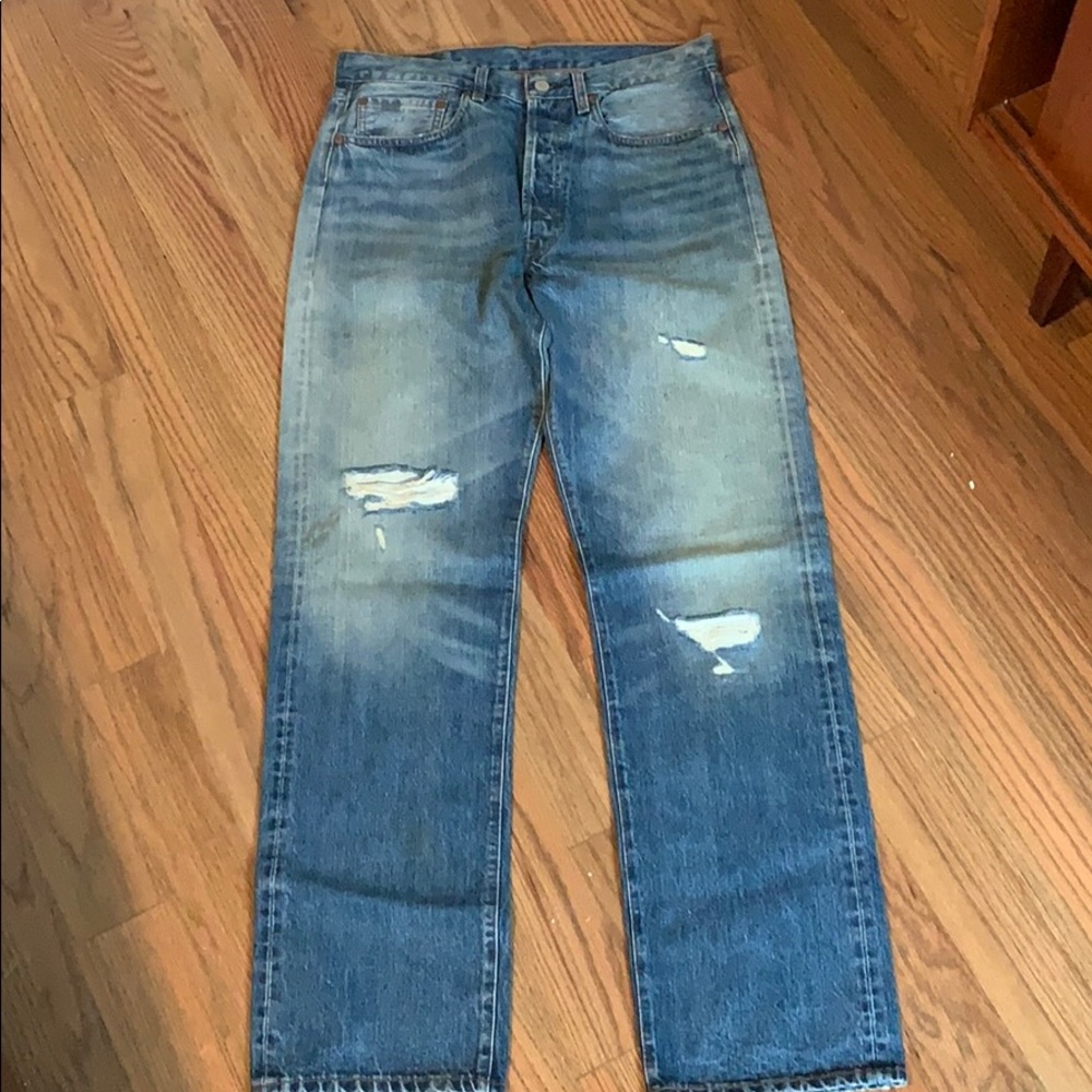 Levi’s mends distressed denim